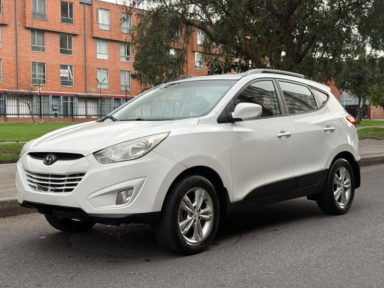 HYUNDAI TUCSON IX35 GLS