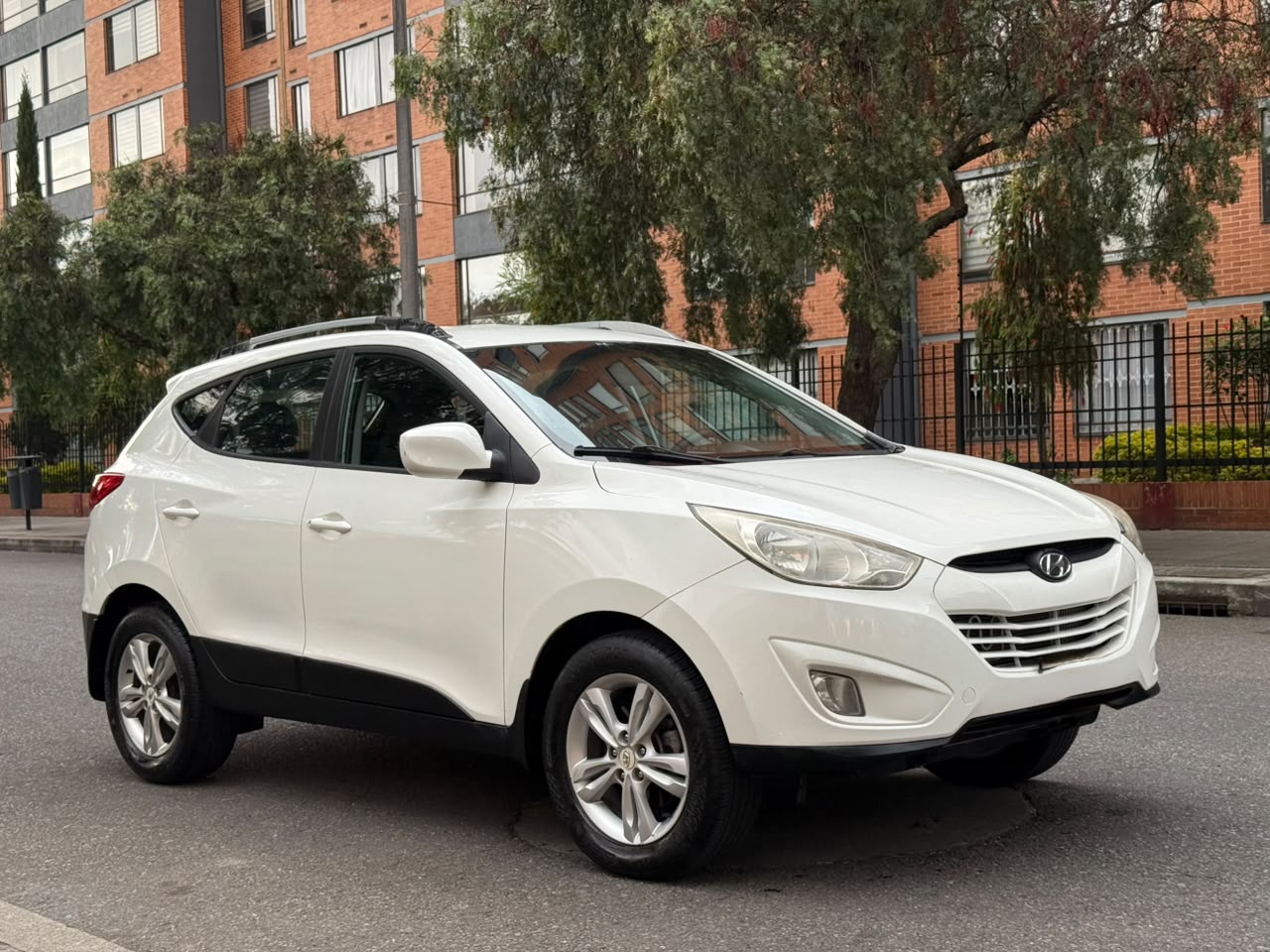 HYUNDAI TUCSON IX35 GLS — foto 3