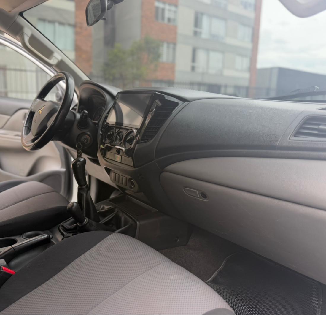 Mitsubishi L200 2.5 — foto 16