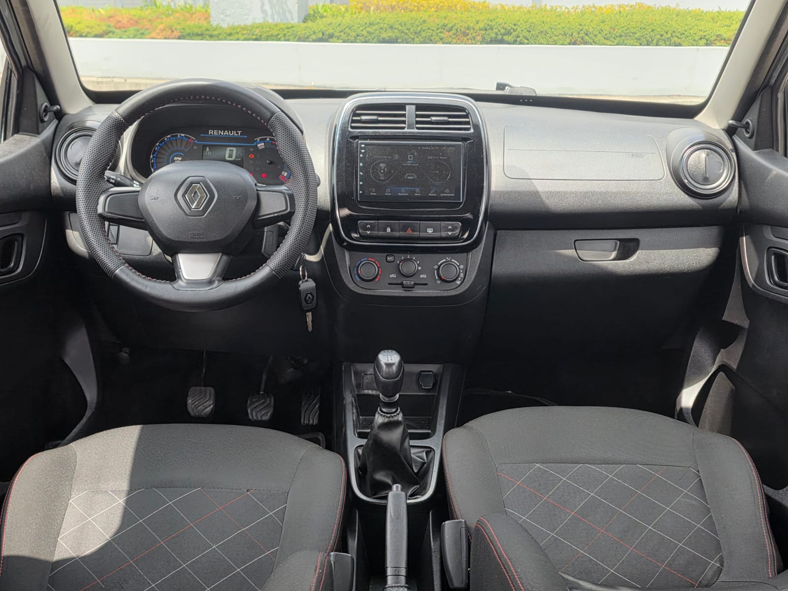 Renault Kwid — foto 12