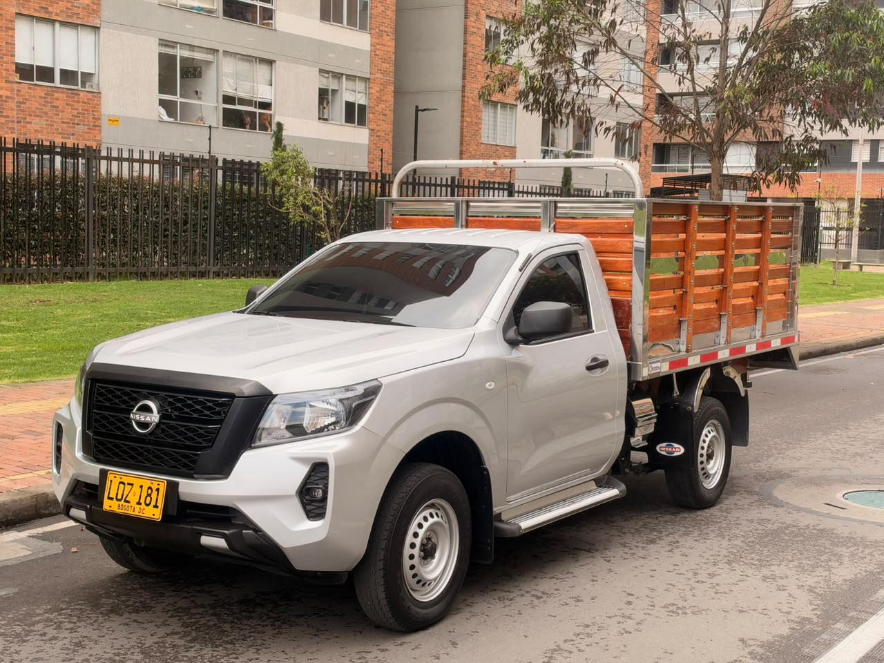 Nissan Frontier estacas 4x2