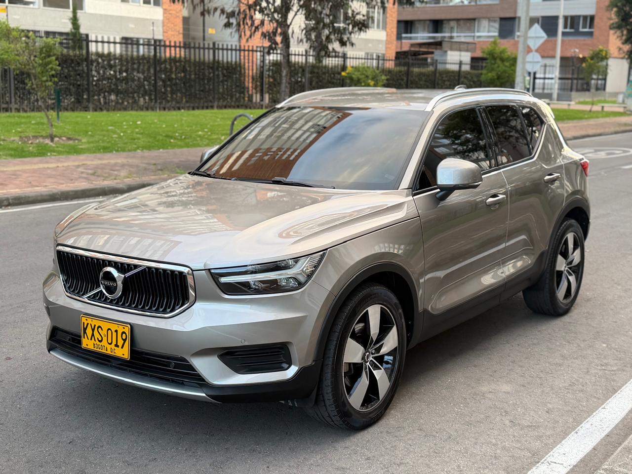 Volvo Xc40 2.0 D4 Awd Momentum