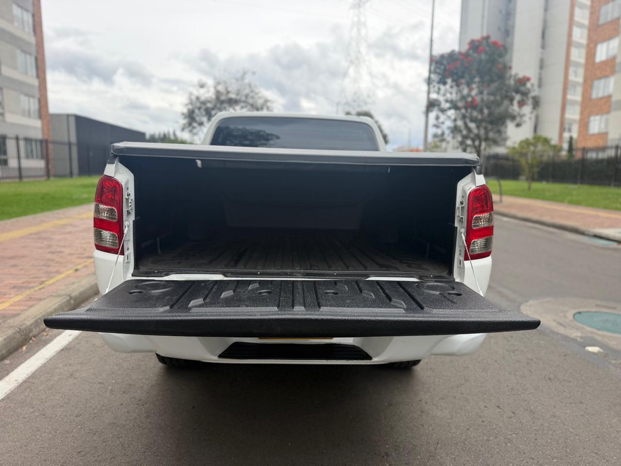 Mitsubishi L200 2.5 — foto 10